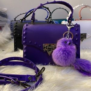 ⚠️SOLD⚠️🚨BRAND NEW🚨Purse with fur dog keychain